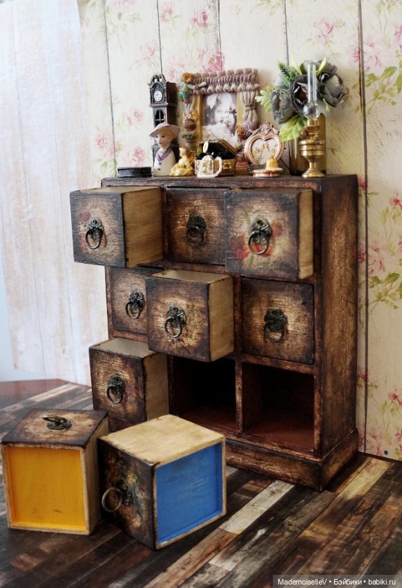 Старинный комод — Мебель для кукол и домиков: фото