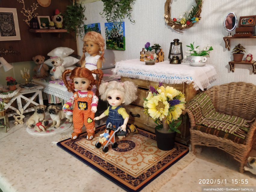 Девчонки играют игрушками (фото 9)