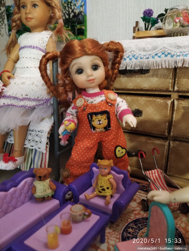 Девчонки играют игрушками (фото 7)