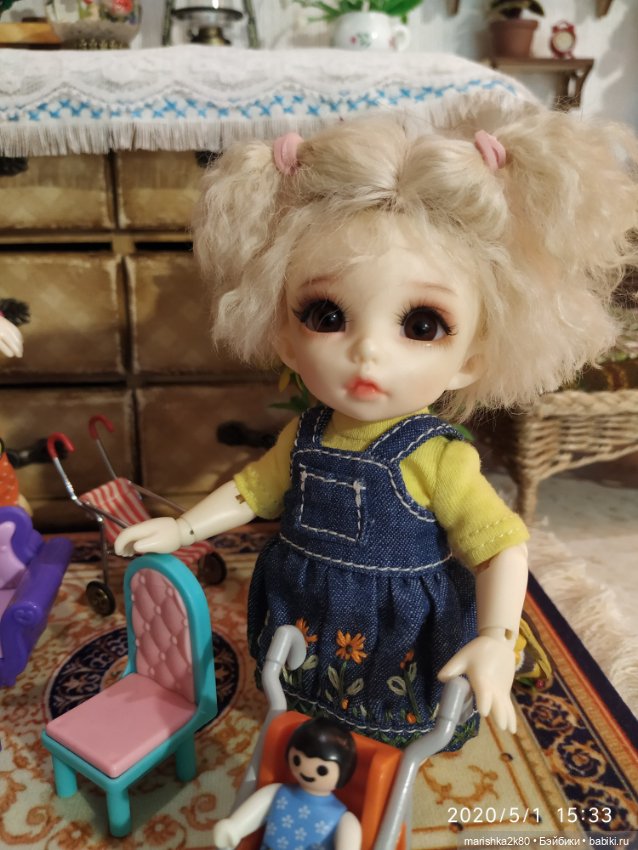 Девчонки играют игрушками (фото 6)