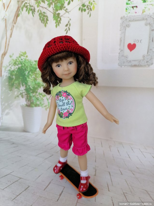 Красная шапочка из семейства Heartstring Dolls (фото 2)