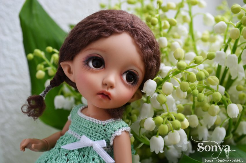 Майская Дашка в Майских ландышах