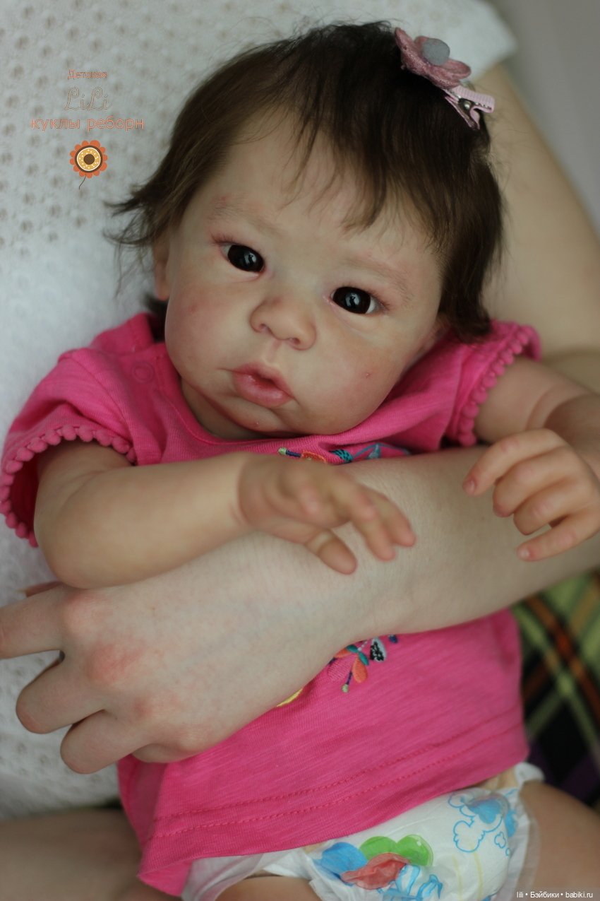 Малышка азиаточка Вай Линг