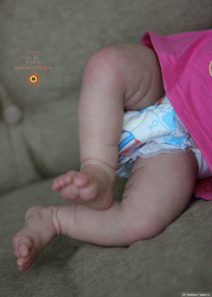 Малышка азиаточка Вай Линг