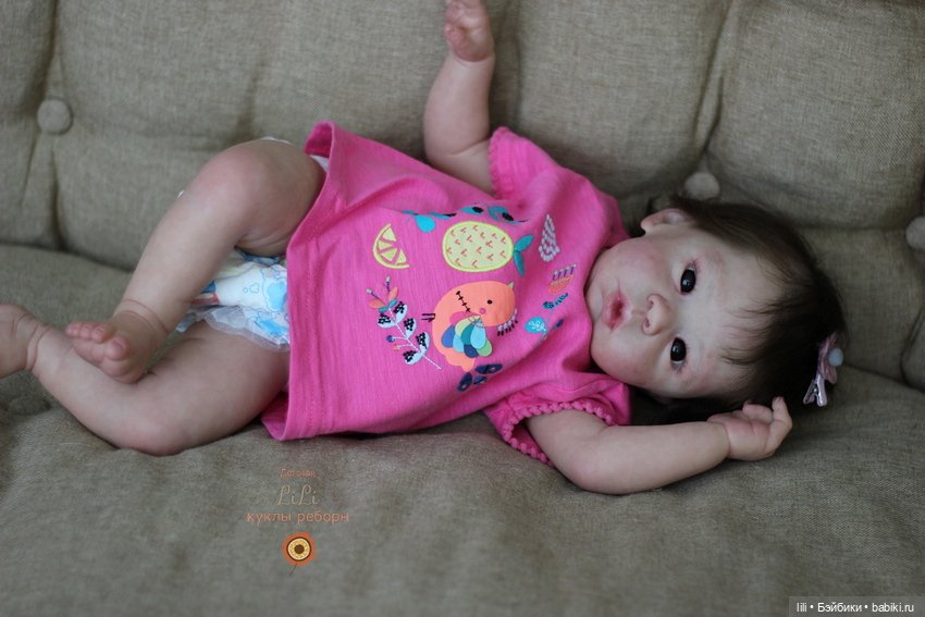 Малышка азиаточка Вай Линг