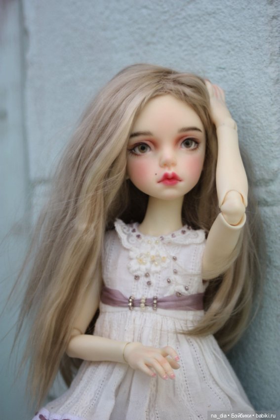 Весна, жара, цветочки. Софи и Лео на даче