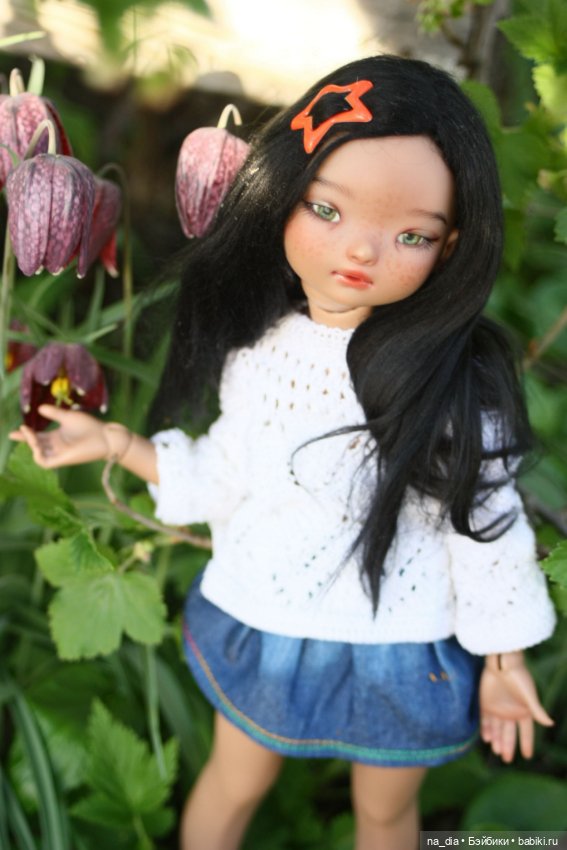 Весна, жара, цветочки. Софи и Лео на даче