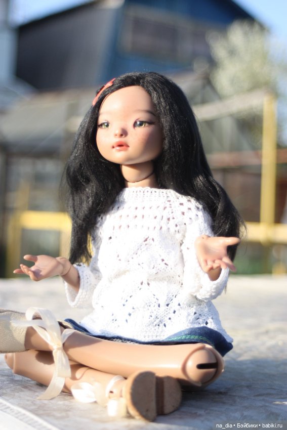 Весна, жара, цветочки. Софи и Лео на даче