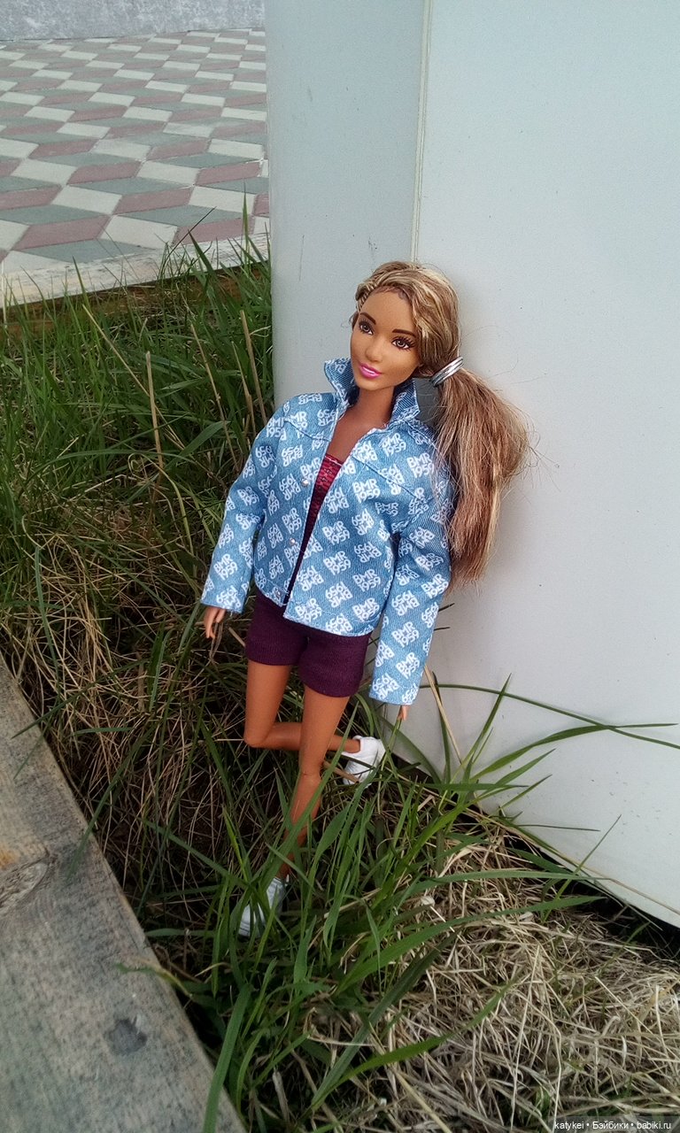 Новое Платье Королевы — Куклы Barbie (Барби): Looks