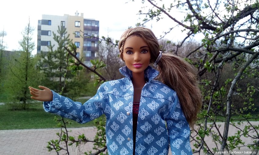 Новое Платье Королевы — Куклы Barbie (Барби): Looks