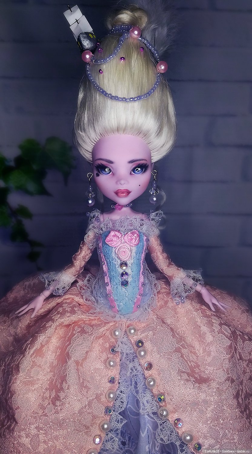 Мода времен - ООАК по мотивам Марии Антуанетты (фото 3)