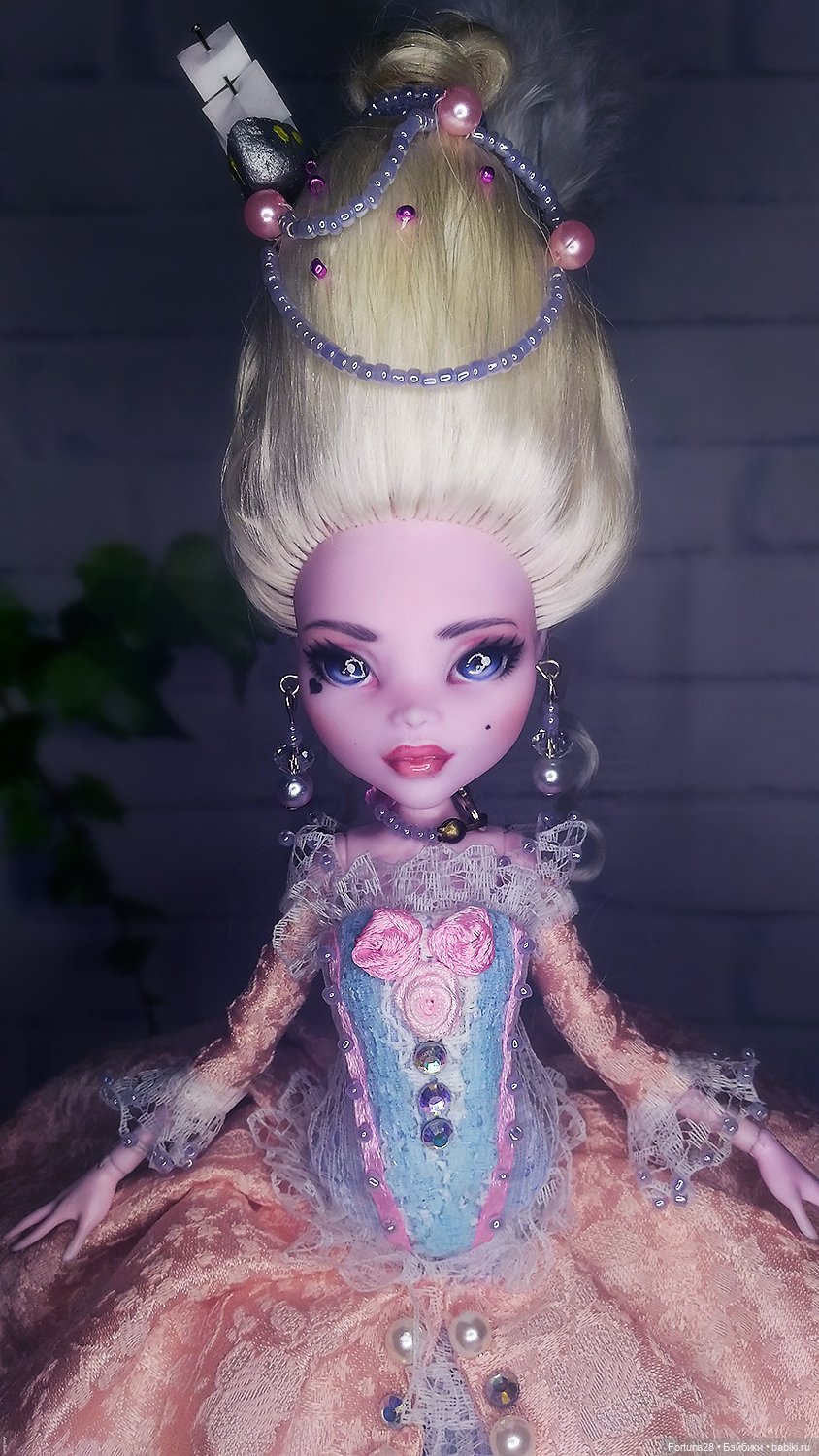 Мода времен - ООАК по мотивам Марии Антуанетты (фото 2)