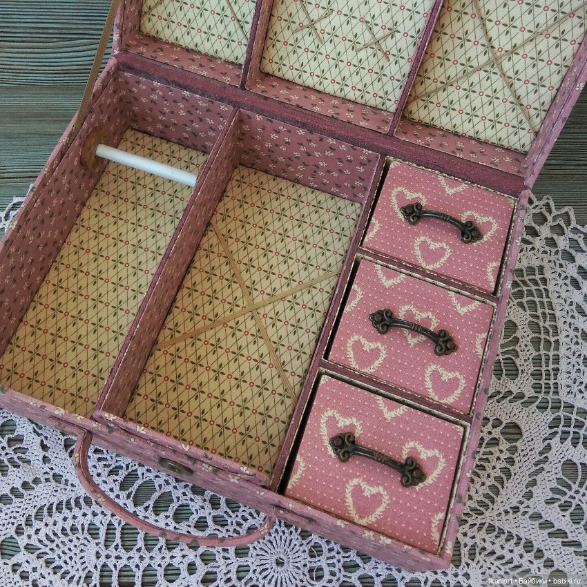 Домик - чемоданчик для кукол-малышек (фото 3)