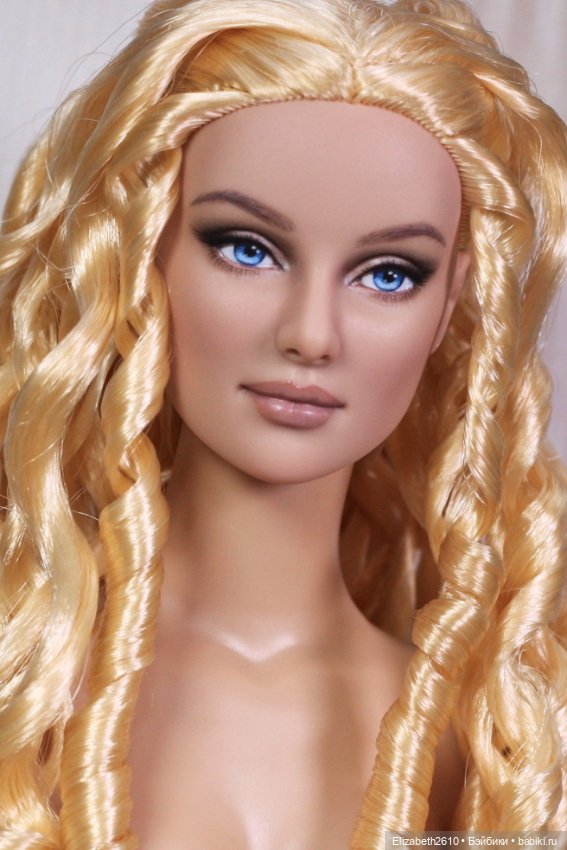 Такие разные Дафны от Тоннер