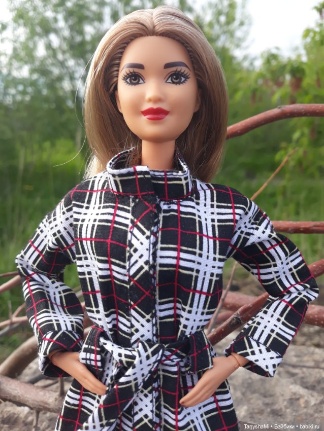 Черно-бело-серый гардероб для Барби