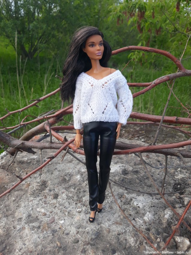 Черно-бело-серый гардероб для Барби