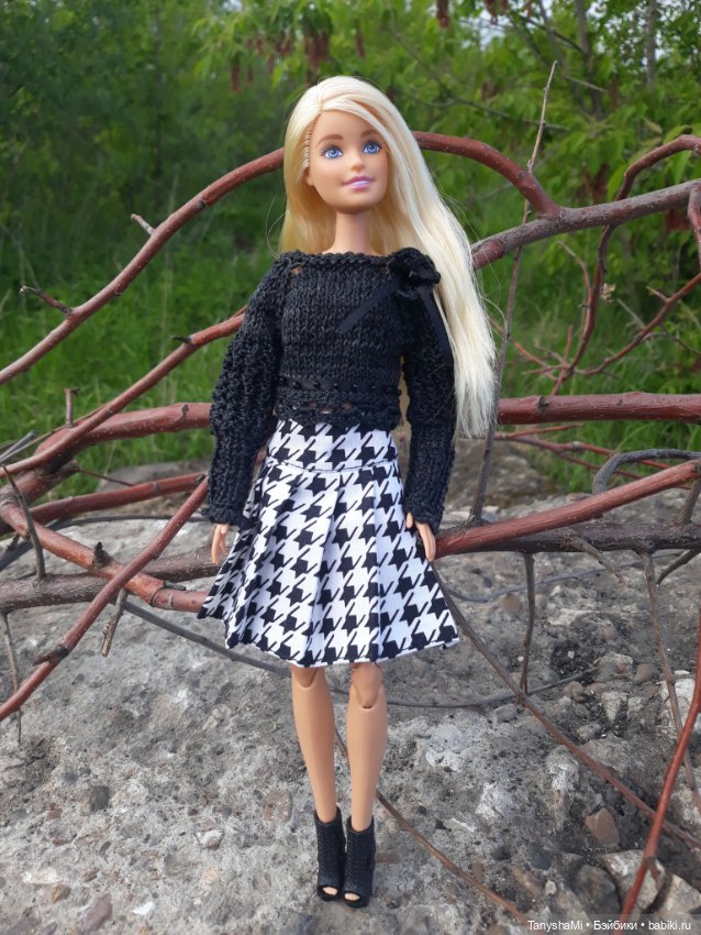 Черно-бело-серый гардероб для Барби (фото 2)