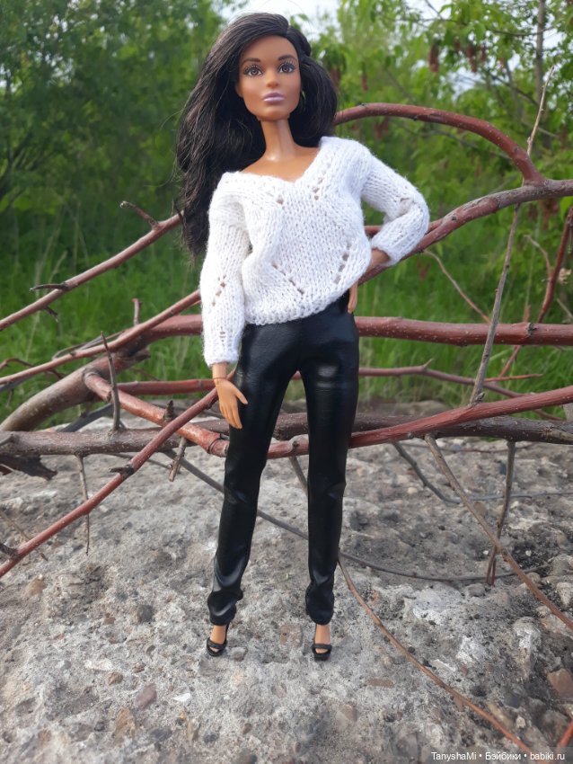 Черно-бело-серый гардероб для Барби