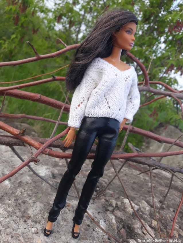 Черно-бело-серый гардероб для Барби