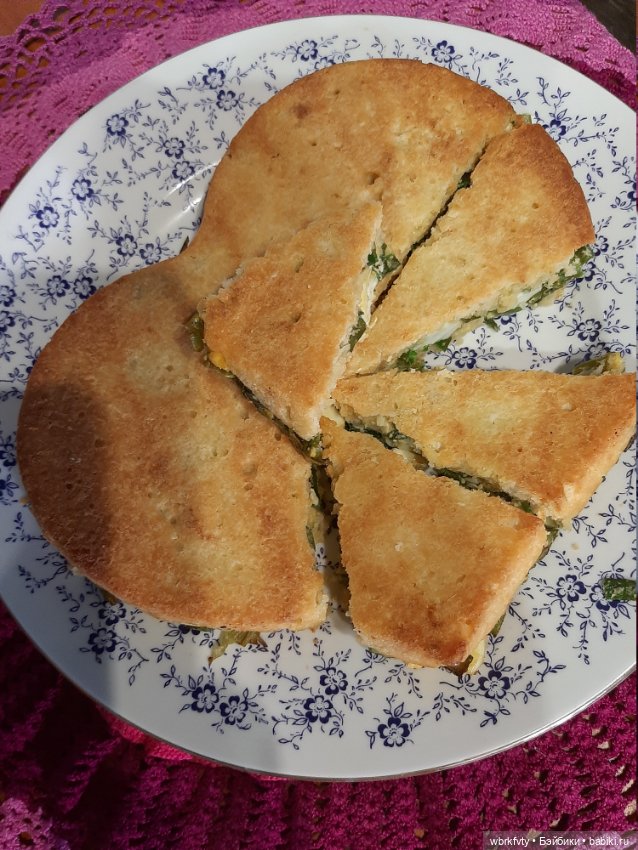 Пирог с зеленым луком и яйцом
