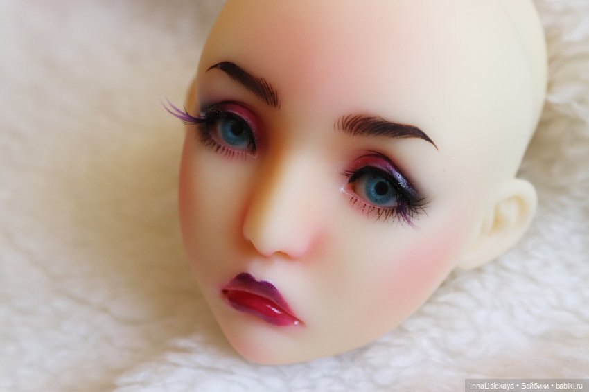 Серьезная и загадочная Манон (фото 4)