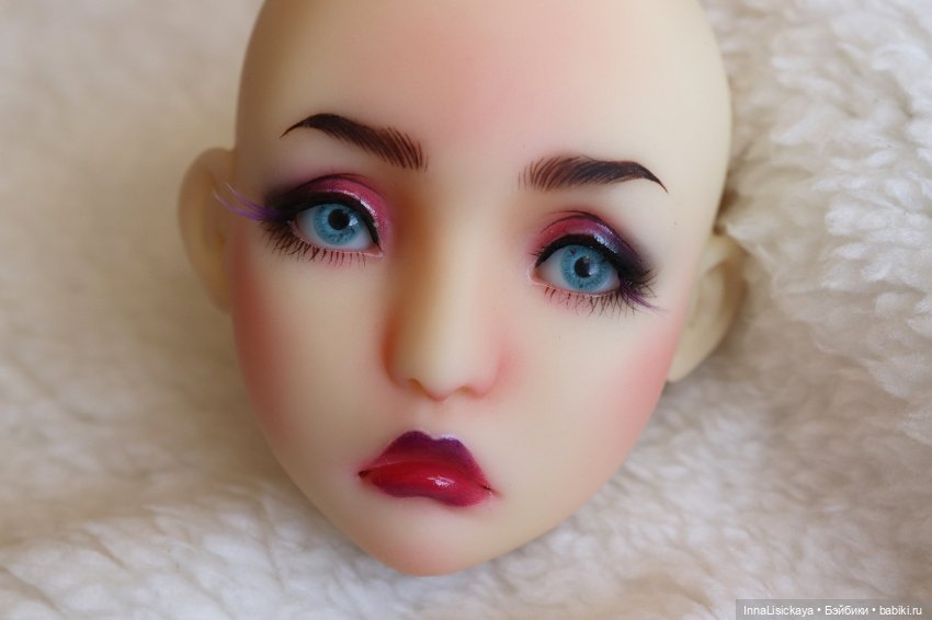 Серьезная и загадочная Манон (фото 2)