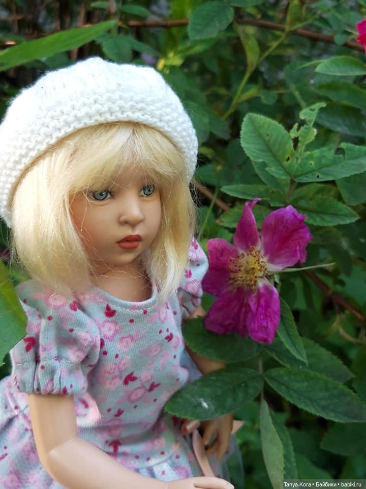 "Как прекрасен этот мир!"- сказала Баффи, гуляя в саду, где цветут розы