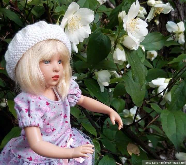 "Как прекрасен этот мир!"- сказала Баффи, гуляя в саду, где цветут розы