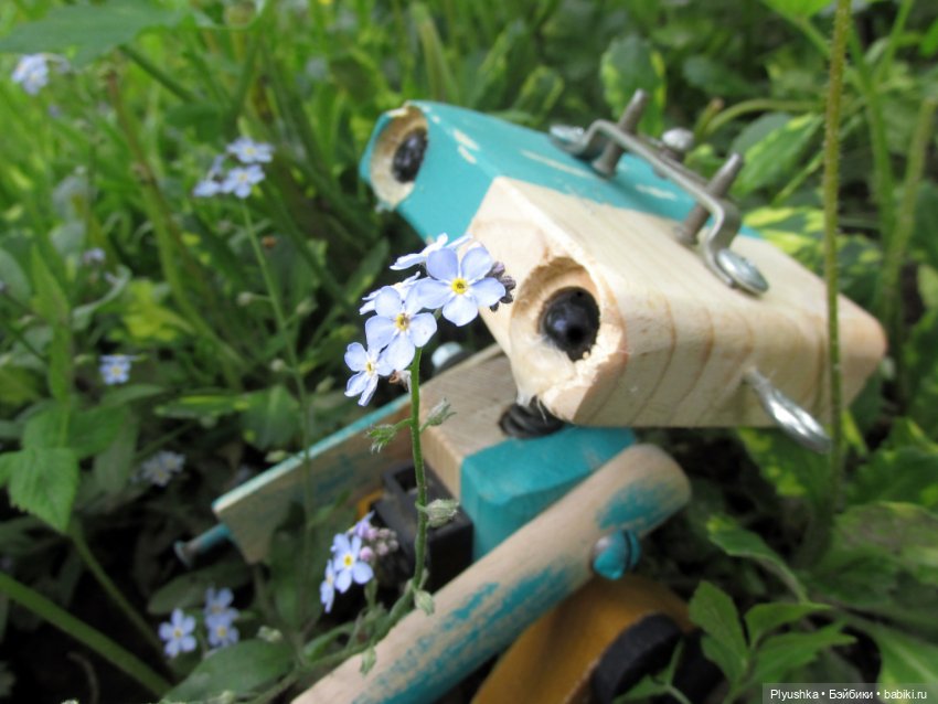 Роботы на природе — Авторские игрушки из разных материалов: синельная проволока (фото 3)