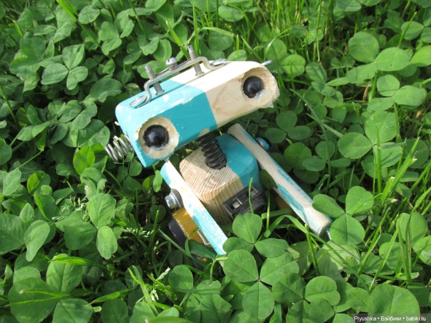 Роботы на природе — Авторские игрушки из разных материалов: синельная проволока (фото 10)