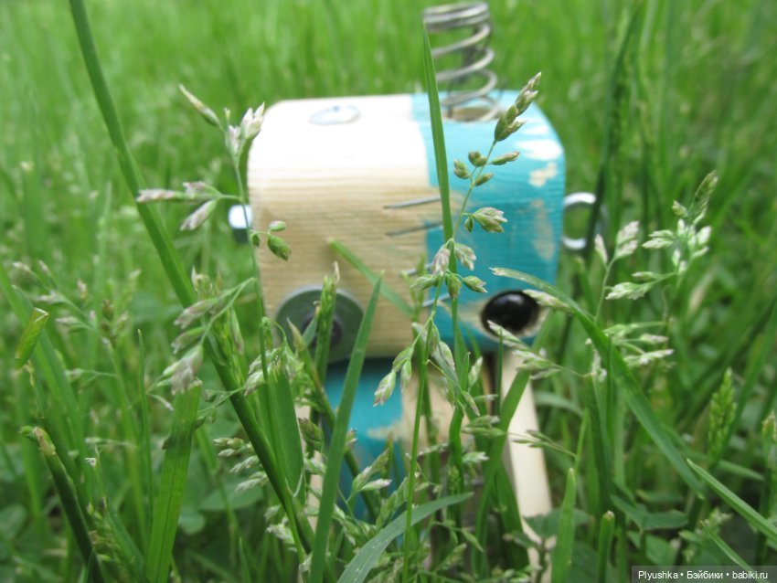 Роботы на природе — Авторские игрушки из разных материалов: синельная проволока (фото 7)