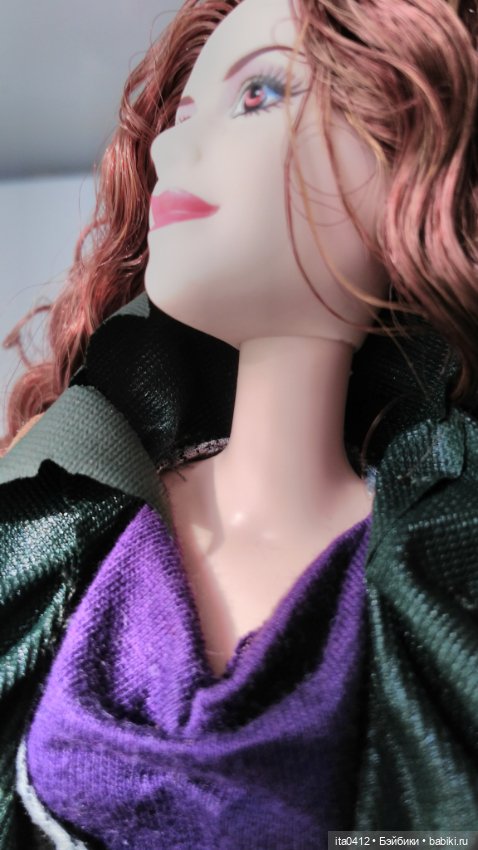 Барби Миссис Чтотут из «Излома времени» и гибриды на её теле