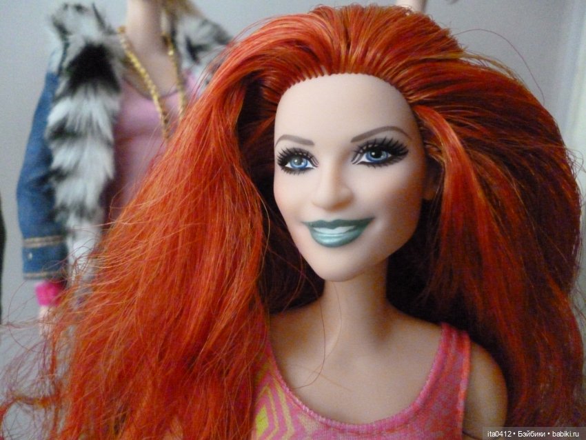 Барби Миссис Чтотут из «Излома времени» и гибриды на её теле (фото 10)