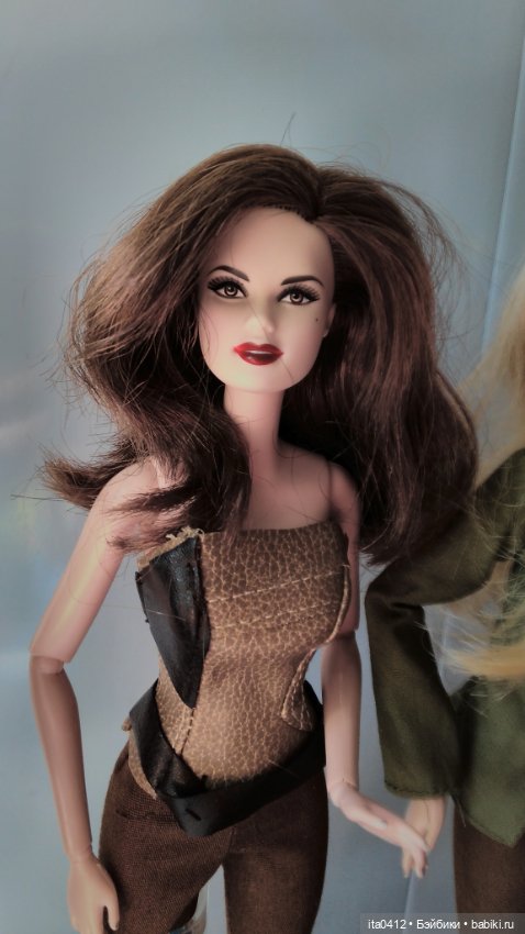 Барби Миссис Чтотут из «Излома времени» и гибриды на её теле