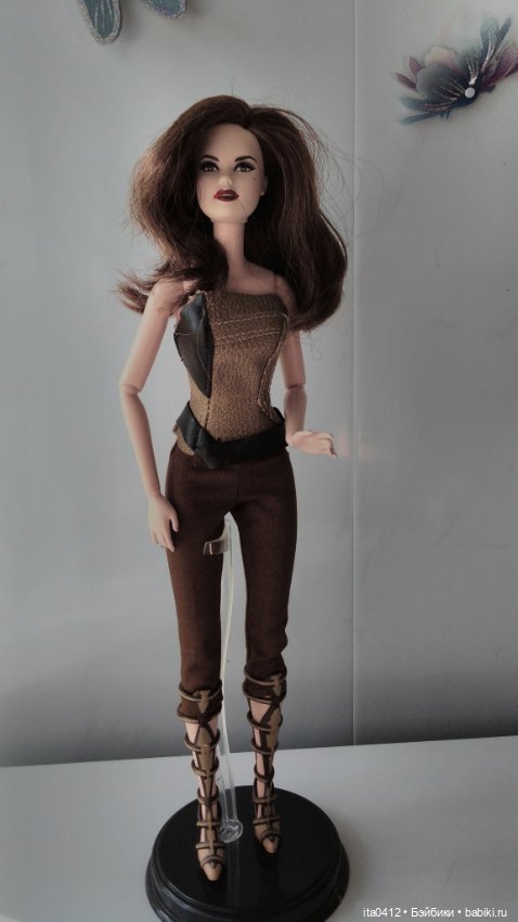 Барби Миссис Чтотут из «Излома времени» и гибриды на её теле