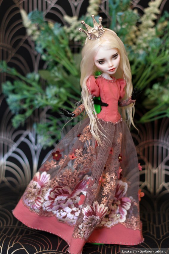 Я принцесса, у меня вон и корона есть (фото 4)