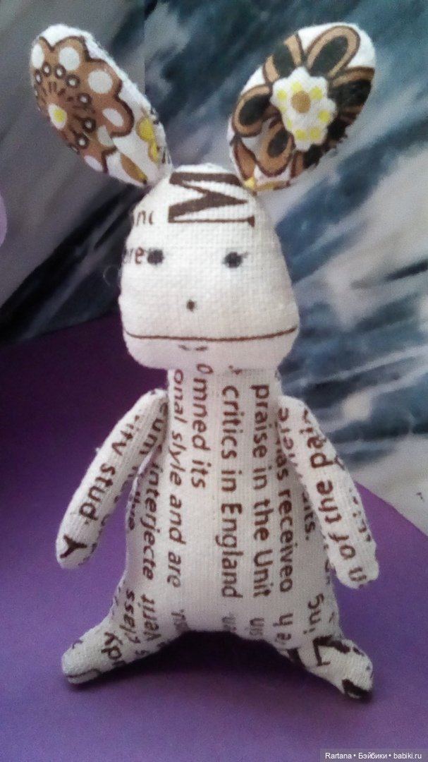 Газетный зайка — Текстильные игрушки и примитивы: кофейные (фото 4)