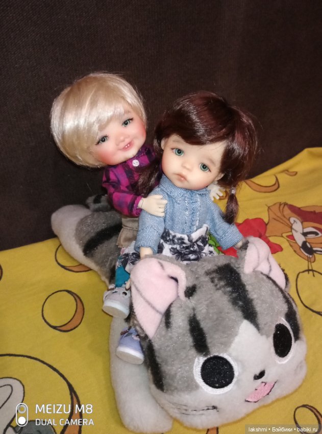 Медовые девчушки... история подсмотренная вечером на телефон