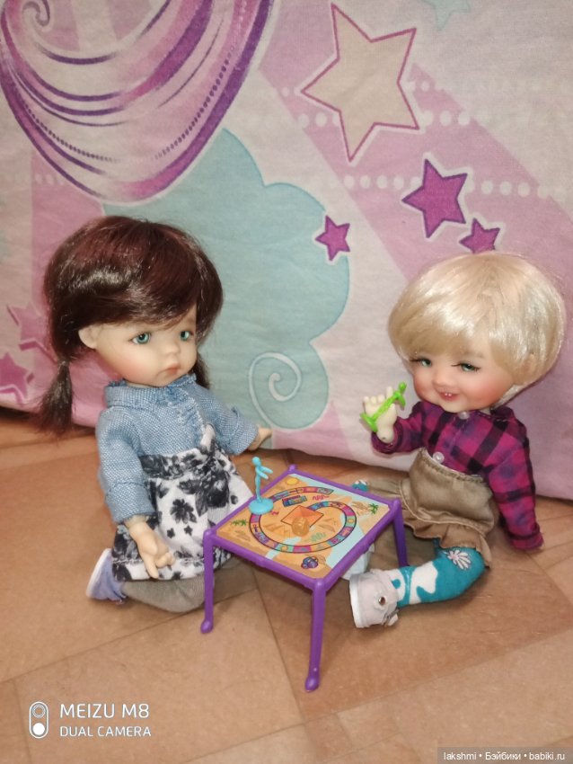 Медовые девчушки... история подсмотренная вечером на телефон