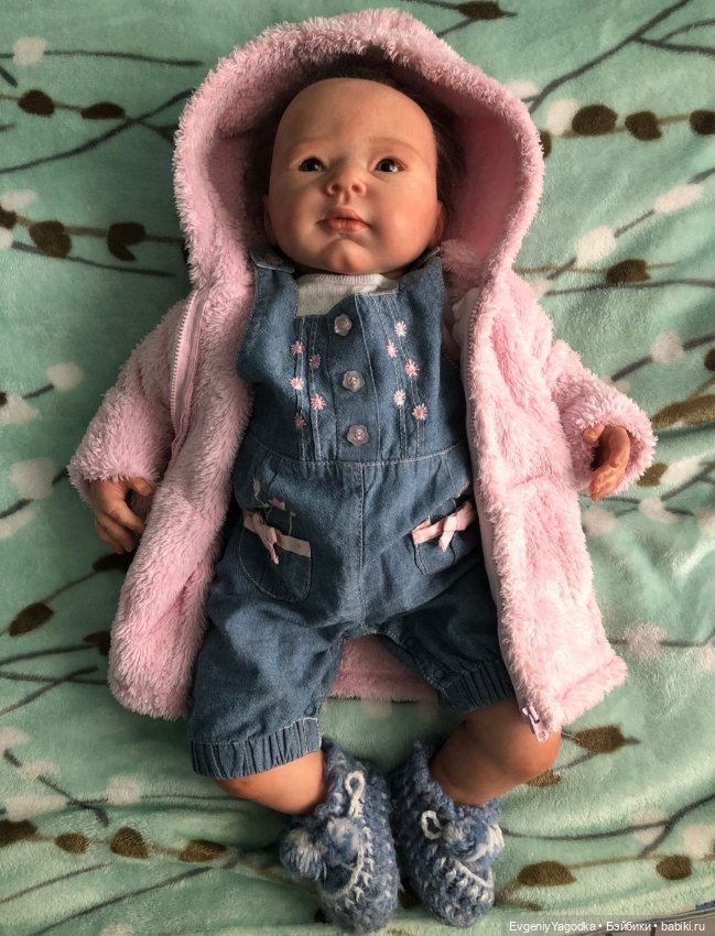 Помогите распознать молд и автора куколки