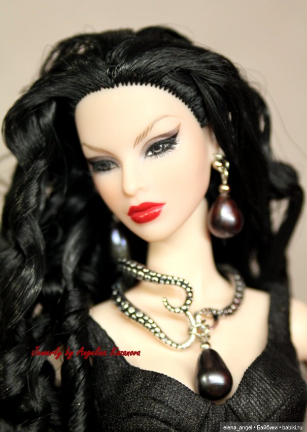 Мрачная коллекция украшений