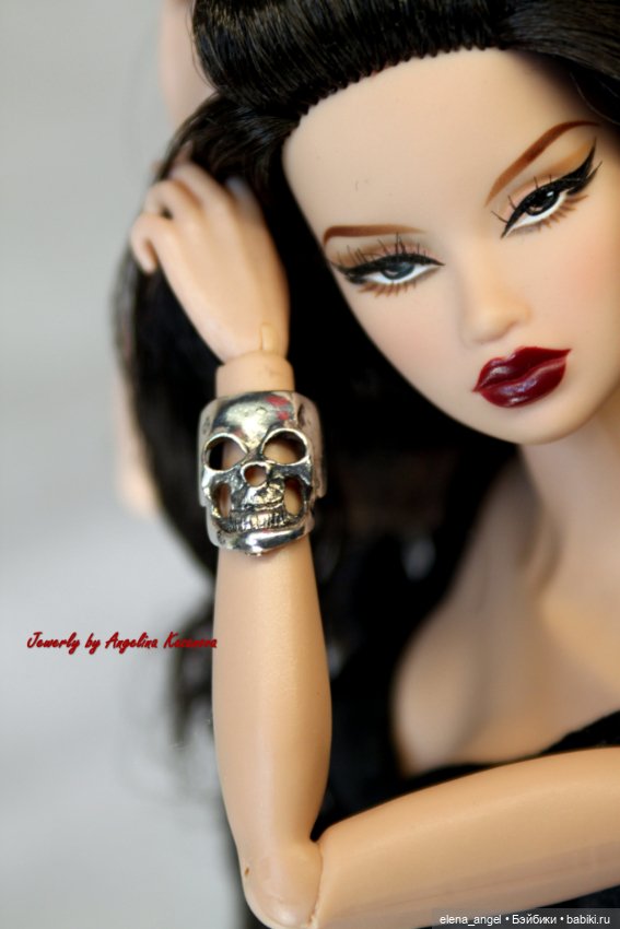 Мрачная коллекция украшений