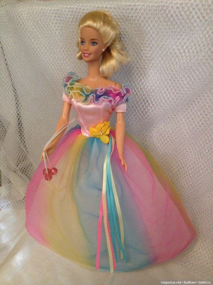 Необычная кукла Барби с эффектом скручивания волос (фото 10)