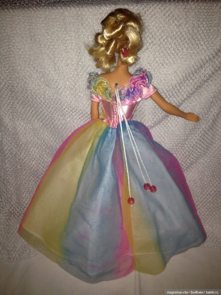 Необычная кукла Барби с эффектом скручивания волос (фото 4)