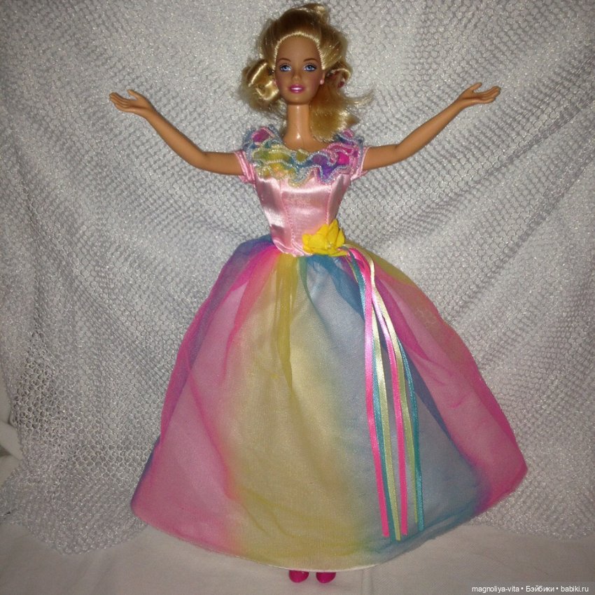 Необычная кукла Барби с эффектом скручивания волос (фото 3)