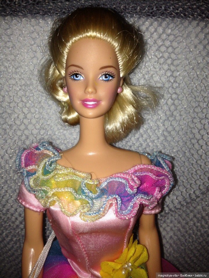 Необычная кукла Барби с эффектом скручивания волос (фото 6)