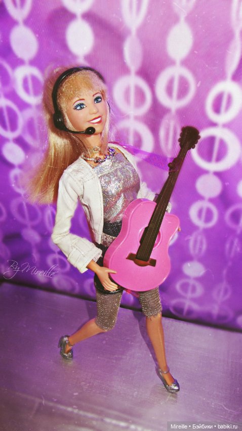 Hannah Montana Fashion Moves Collection Dancing Doll (2009)