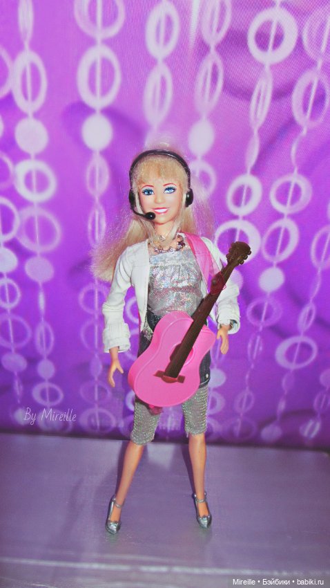 Hannah Montana Fashion Moves Collection Dancing Doll (2009)