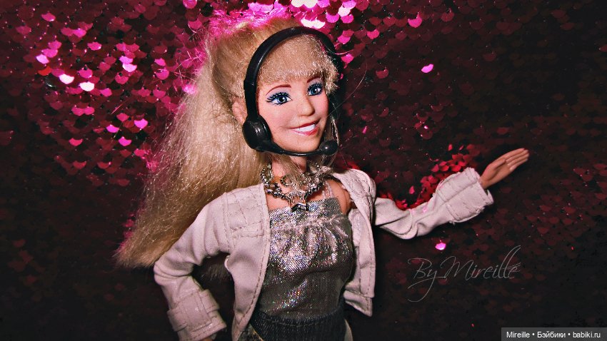 Hannah Montana Fashion Moves Collection Dancing Doll (2009)