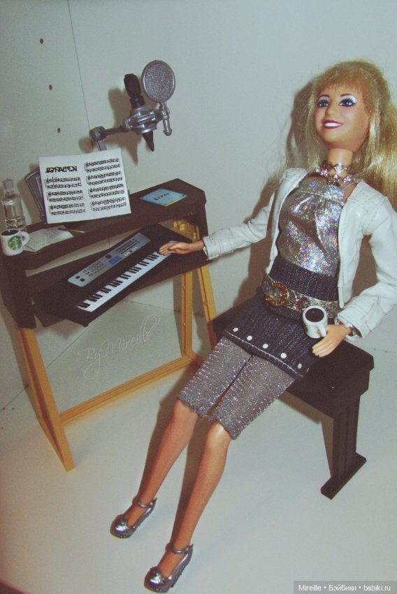 Hannah Montana Fashion Moves Collection Dancing Doll (2009)